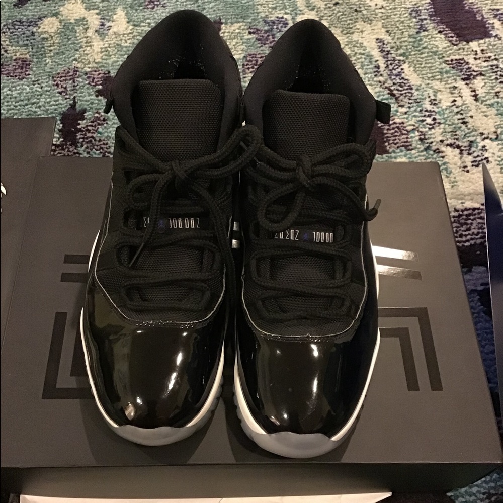 Jordan 11 Space Jam